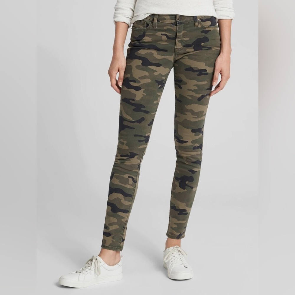 NWT Gap Mid Rise Skimmer Jeggings in Stretch, green camo SIZE 25